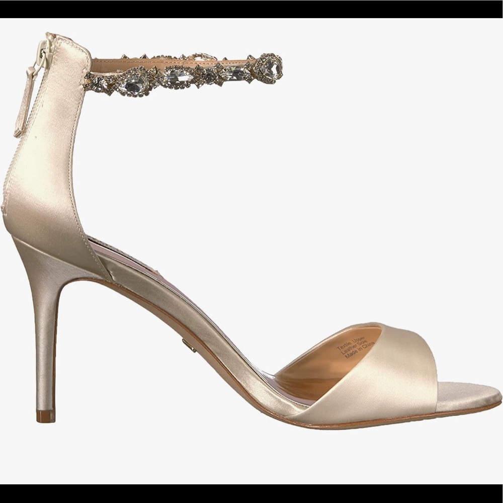 Jewel Badgley Mischka sindy sandals